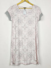 Buy online pre-used pre-loved 100% authentic & Original branded Tahari (NL-2623) available in Pakistan. Top international brands avilable.
