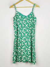 Buy online pre-used pre-loved 100% authentic & Original branded Dunnes Stores (NL-2724) available in Pakistan. Top international brands avilable.
