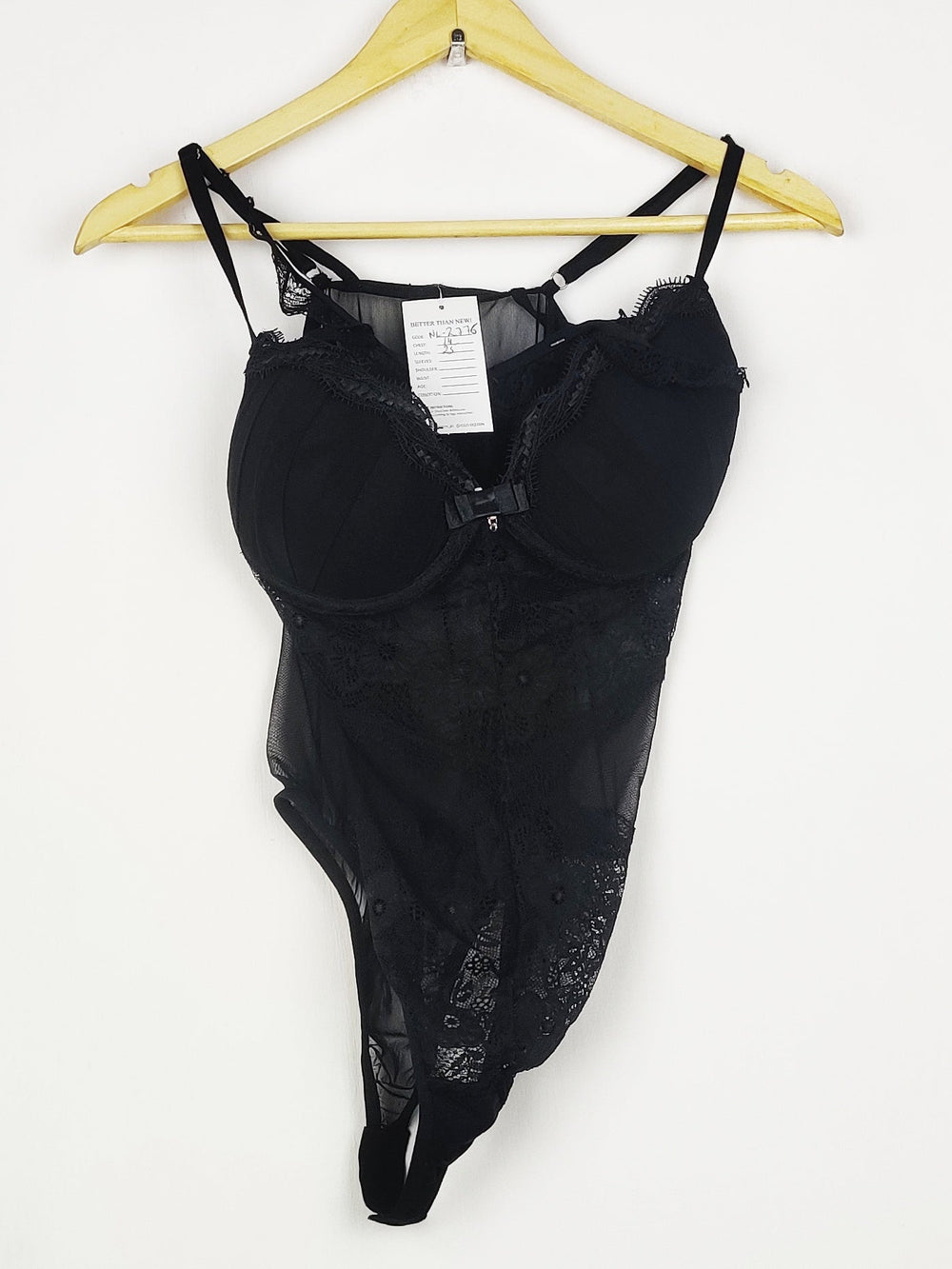 Buy online pre-used pre-loved 100% authentic & Original branded Unknown Brand (NL-2776) available in Pakistan. Top international brands avilable.
