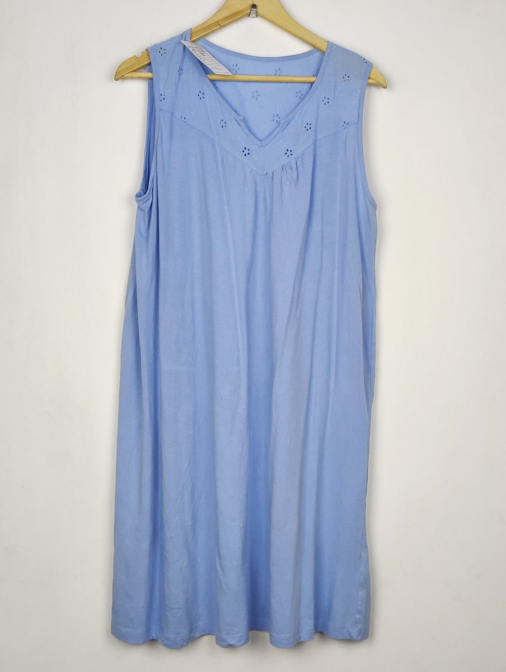 Buy online pre-used pre-loved 100% authentic & Original branded Peacocks (NL-2781) available in Pakistan. Top international brands avilable.