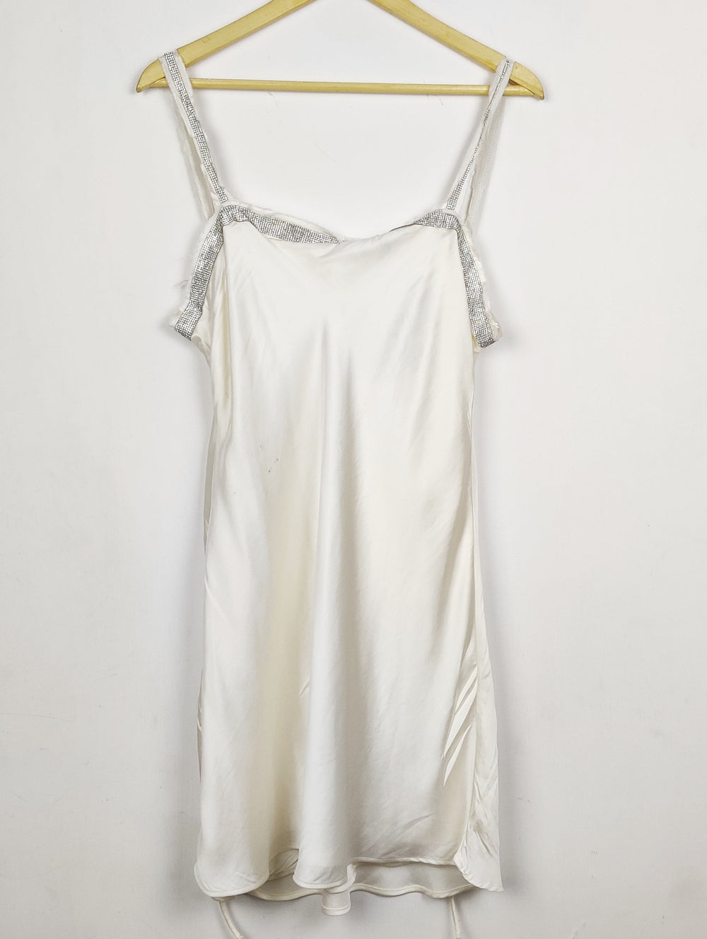 Buy online pre-used pre-loved 100% authentic & Original branded Zara (NL-2824) available in Pakistan. Top international brands avilable.