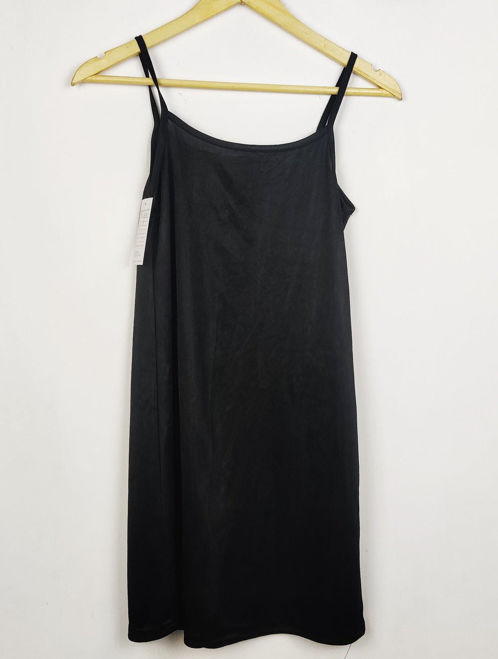 Buy online pre-used pre-loved 100% authentic & Original branded Unknown Brand (NL-2834) available in Pakistan. Top international brands avilable.