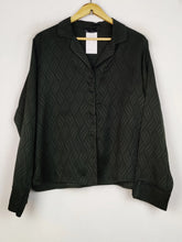 Buy online pre-used pre-loved 100% authentic & Original branded Love To Lounge (NL-2901) available in Pakistan. Top international brands avilable.