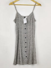 Buy online pre-used pre-loved 100% authentic & Original branded H&M (NL-2914) available in Pakistan. Top international brands avilable.