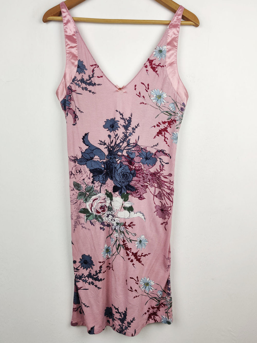 Buy online pre-used pre-loved 100% authentic & Original branded George (NL-396) available in Pakistan. Top international brands avilable.