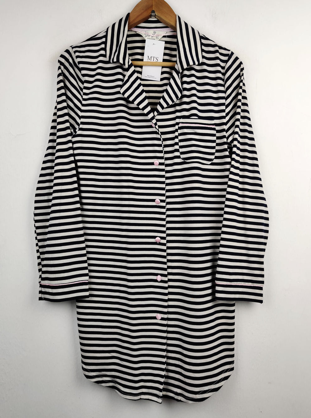 Buy online pre-used pre-loved 100% authentic & Original branded Love To Lounge (NL-431) available in Pakistan. Top international brands avilable.