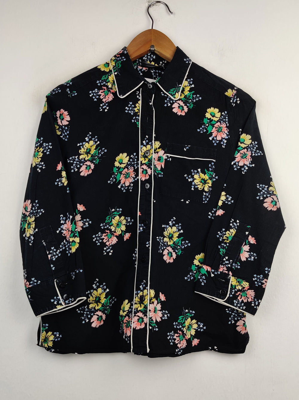 Buy online pre-used pre-loved 100% authentic & Original branded Top Shop (NL-478) available in Pakistan. Top international brands avilable.