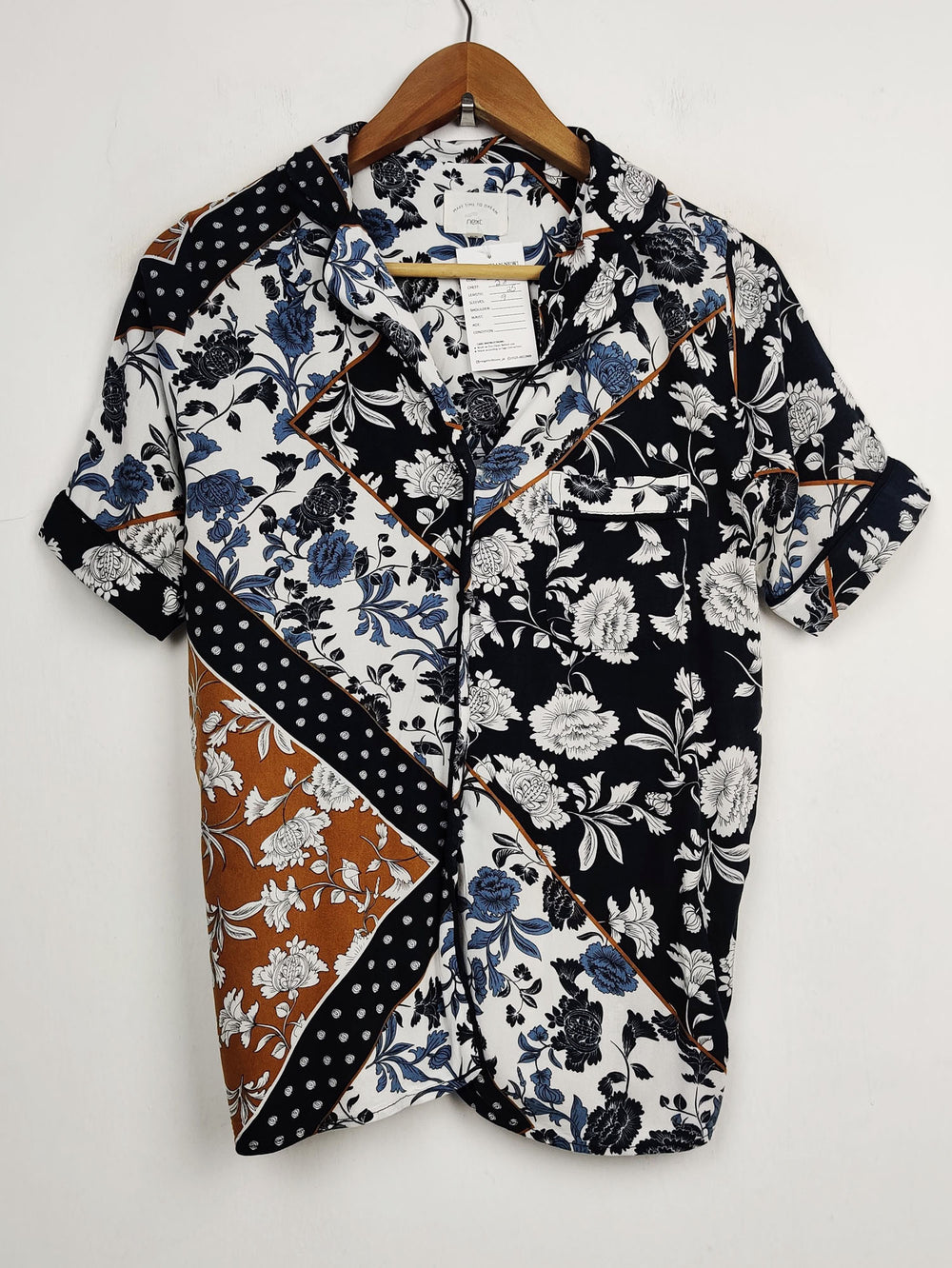 Buy online pre-used pre-loved 100% authentic & Original branded Next (NL-581) available in Pakistan. Top international brands avilable.