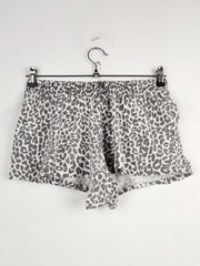 Buy online pre-used pre-loved 100% authentic & Original branded Unknown Brand (NL-687) available in Pakistan. Top international brands avilable.