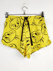 Buy online pre-used pre-loved 100% authentic & Original branded Looney Tunes (NL-689) available in Pakistan. Top international brands avilable.