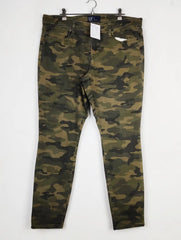 Buy online pre-used pre-loved 100% authentic & Original branded Gap (P-204) available in Pakistan. Top international brands avilable.