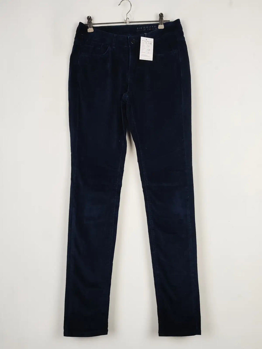 Buy online pre-used pre-loved 100% authentic & Original branded Richmond (P-238) available in Pakistan. Top international brands avilable.