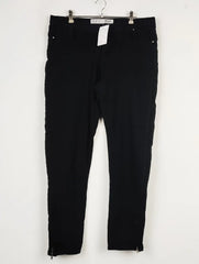 Buy online pre-used pre-loved 100% authentic & Original branded Denim (P-242) available in Pakistan. Top international brands avilable.