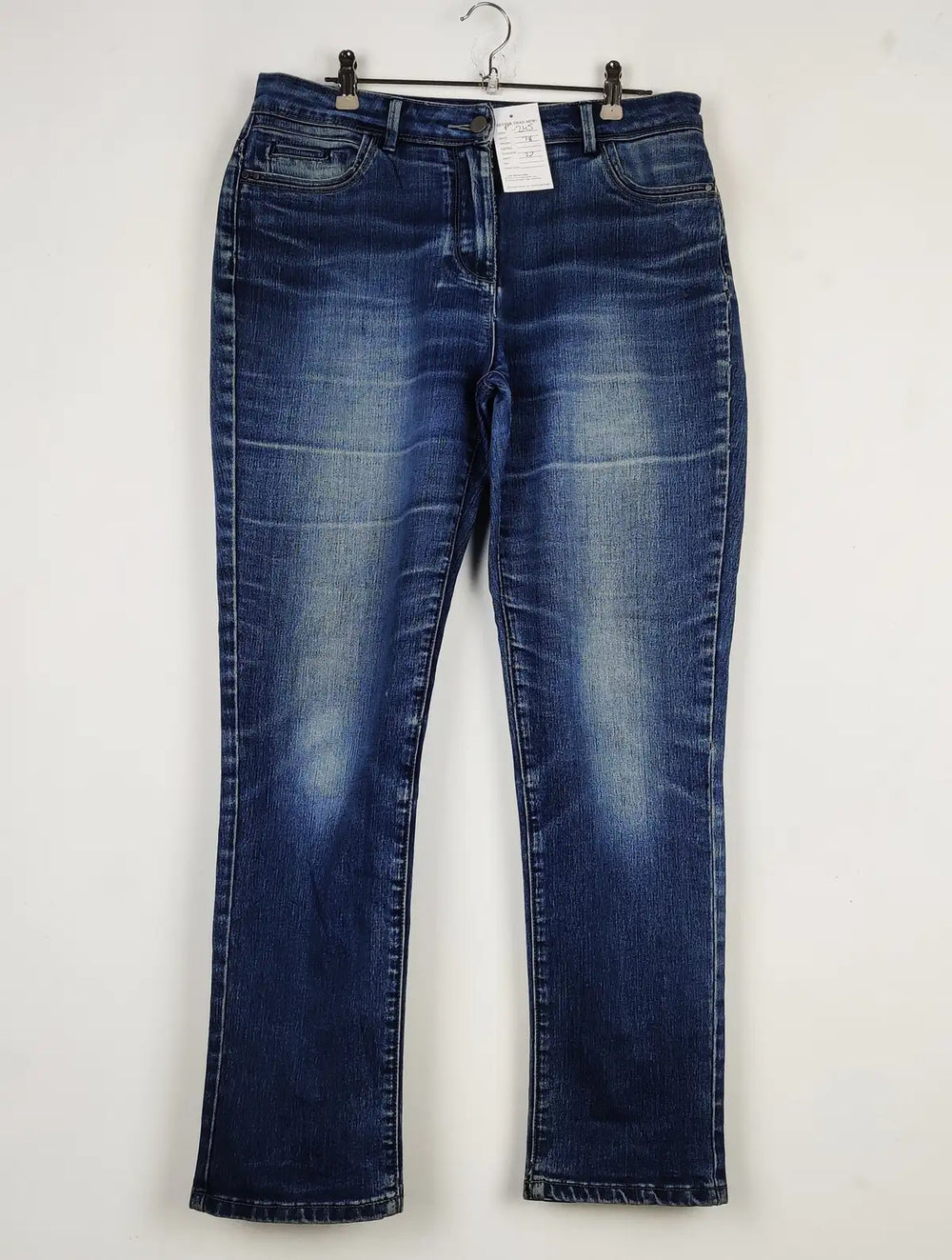 Buy online pre-used pre-loved 100% authentic & Original branded Unknown Brand (P-245) available in Pakistan. Top international brands avilable.