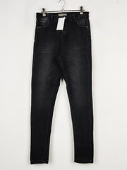 Buy online pre-used pre-loved 100% authentic & Original branded Denim (P-272) available in Pakistan. Top international brands avilable.