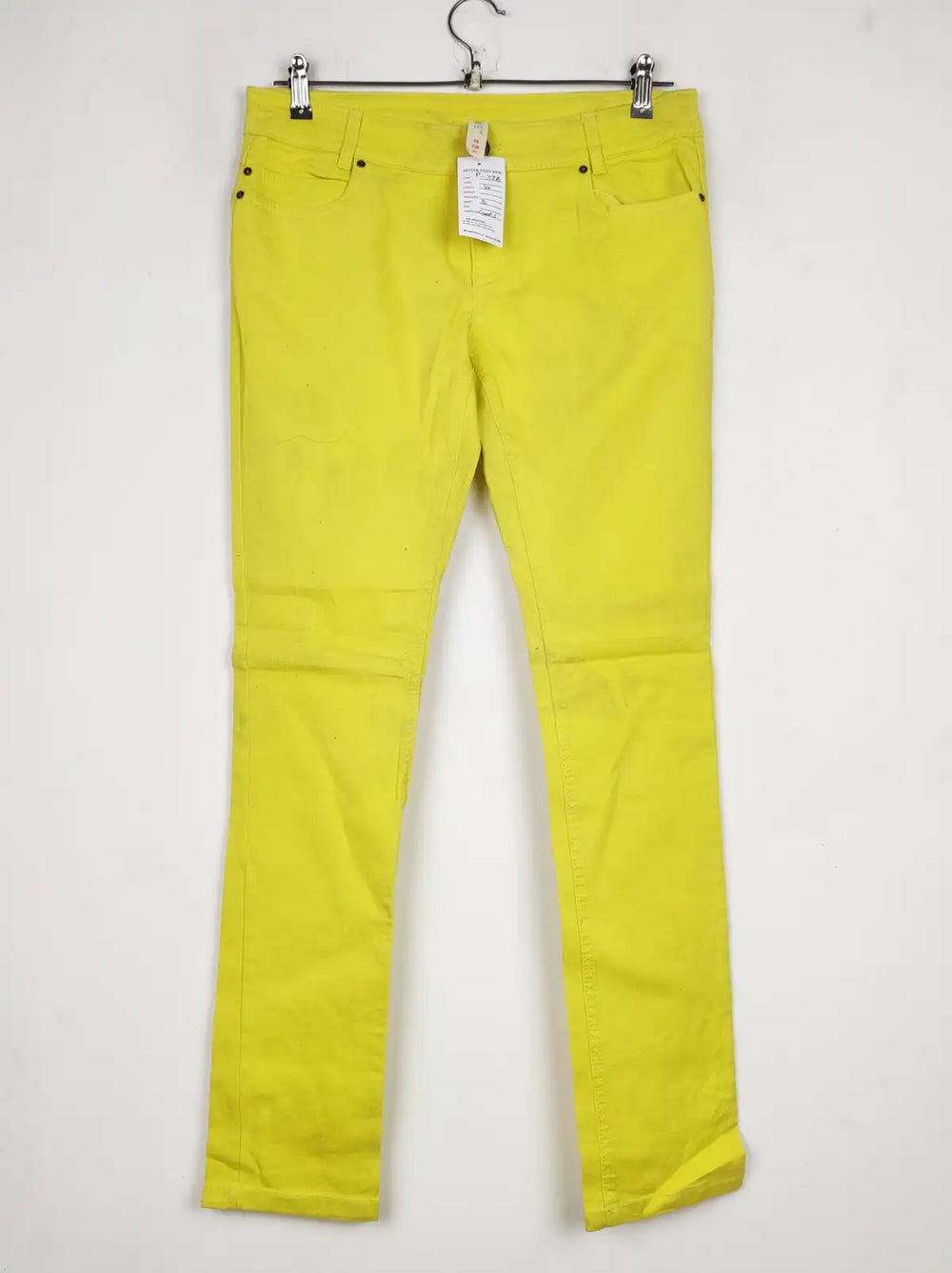 Buy online pre-used pre-loved 100% authentic & Original branded Denim (P-326) available in Pakistan. Top international brands avilable.