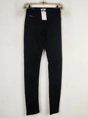 Buy online pre-used pre-loved 100% authentic & Original branded Tommy Jeans (P-407) available in Pakistan. Top international brands avilable.
