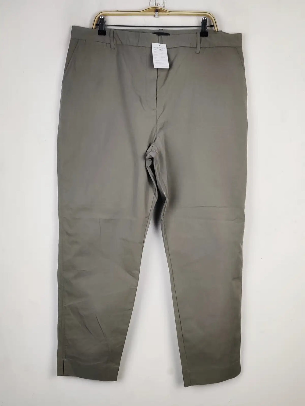 Buy online pre-used pre-loved 100% authentic & Original branded Marks & Spencer (P-417) available in Pakistan. Top international brands avilable.