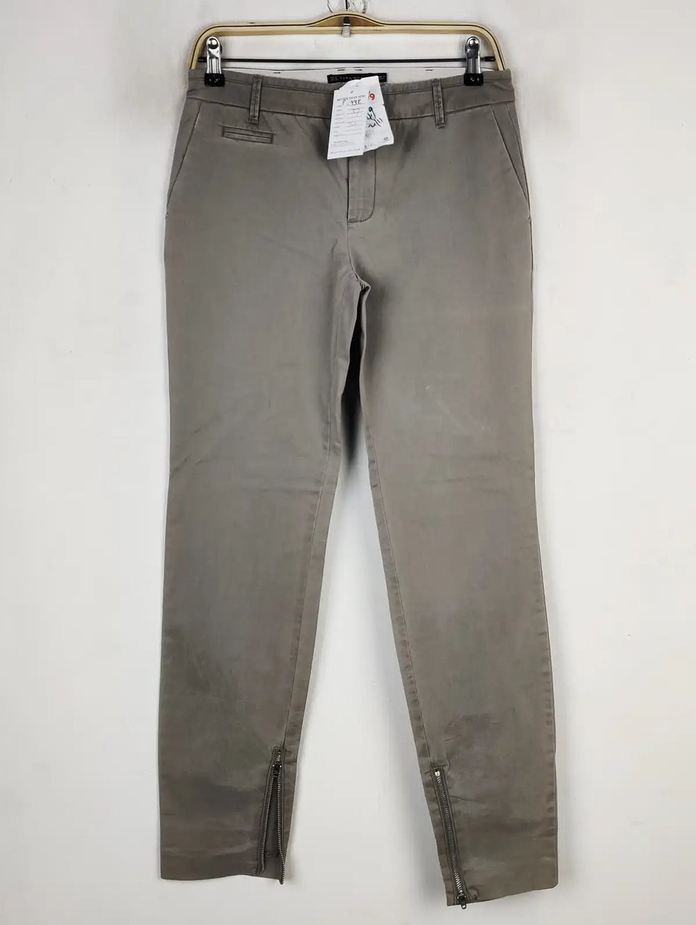 Buy online pre-used pre-loved 100% authentic & Original branded Zara (P-432) available in Pakistan. Top international brands avilable.