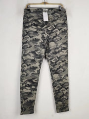 Buy online pre-used pre-loved 100% authentic & Original branded Jeggings (P-442) available in Pakistan. Top international brands avilable.