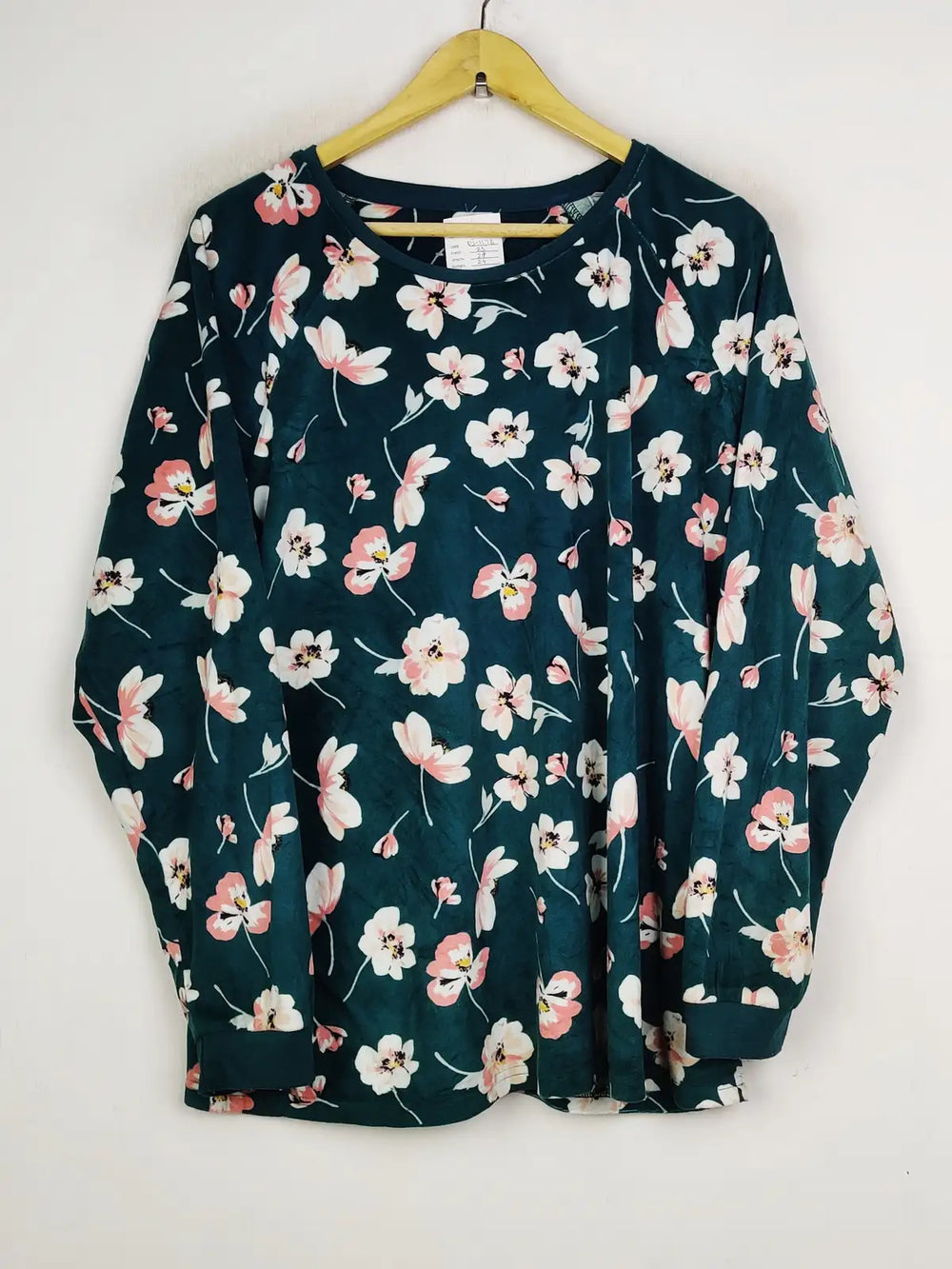 Buy online pre-used pre-loved 100% authentic & Original branded Love To Lounge (PJ-1176) available in Pakistan. Top international brands avilable.