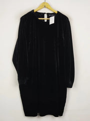 Buy online pre-used pre-loved 100% authentic & Original branded Marks & Spencer (PJ-1281) available in Pakistan. Top international brands avilable.