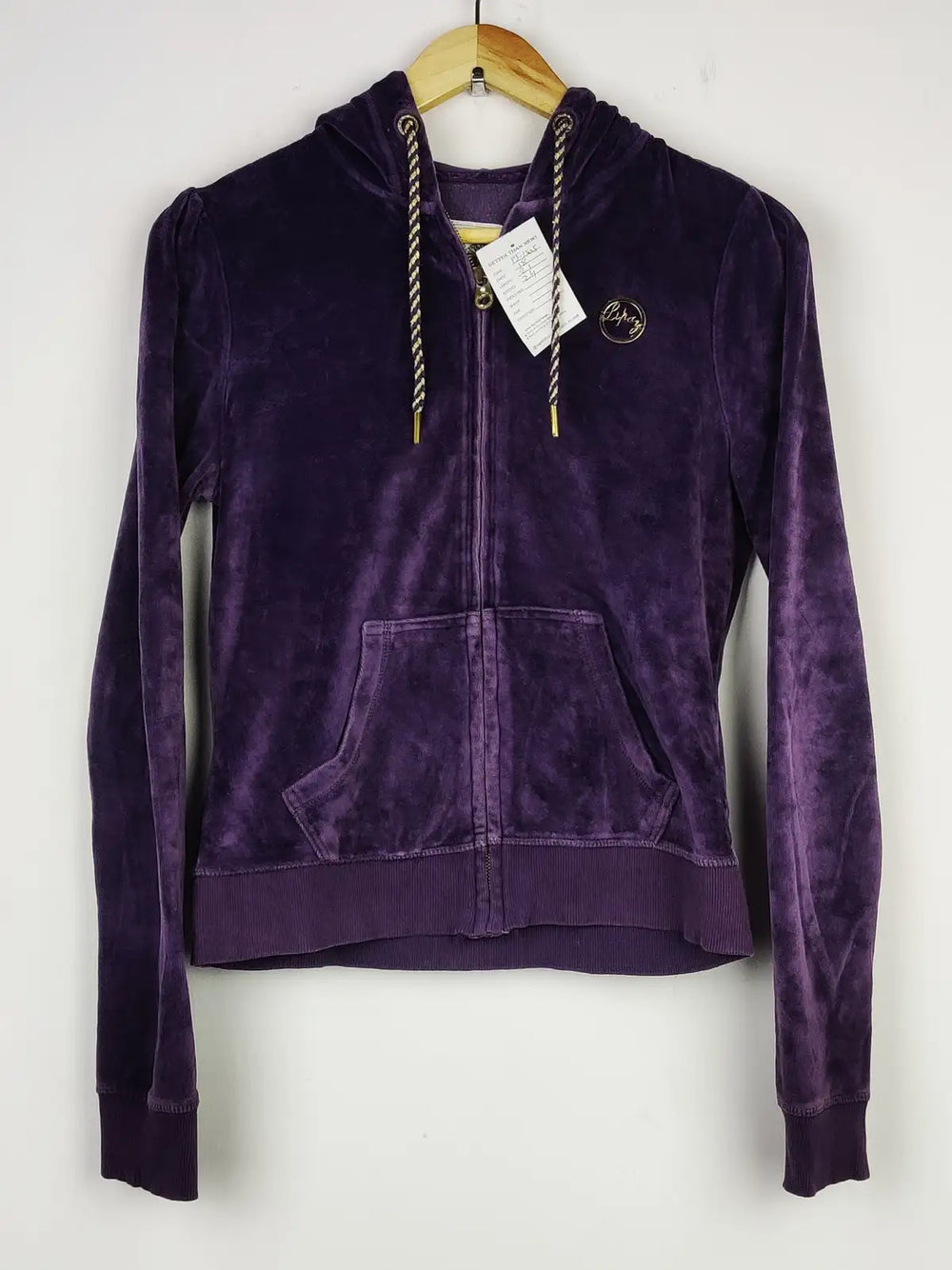 Buy online pre-used pre-loved 100% authentic & Original branded Lipsy (PJ-1505) available in Pakistan. Top international brands avilable.