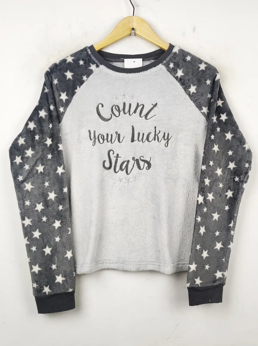 Buy online pre-used pre-loved 100% authentic & Original branded 915 Generation (PJ-414) available in Pakistan. Top international brands avilable.