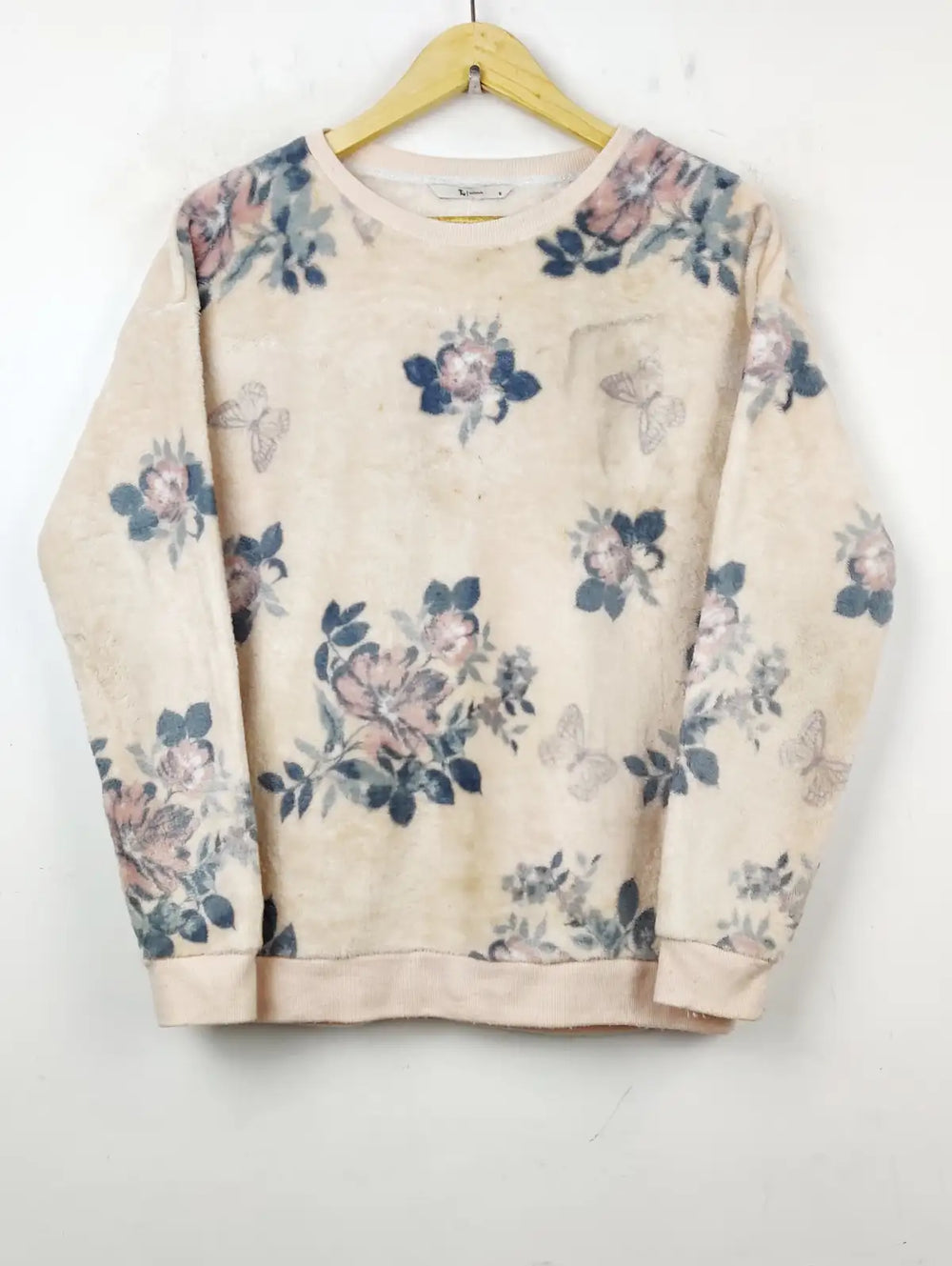 Buy online pre-used pre-loved 100% authentic & Original branded Tu (PJ-448) available in Pakistan. Top international brands avilable.