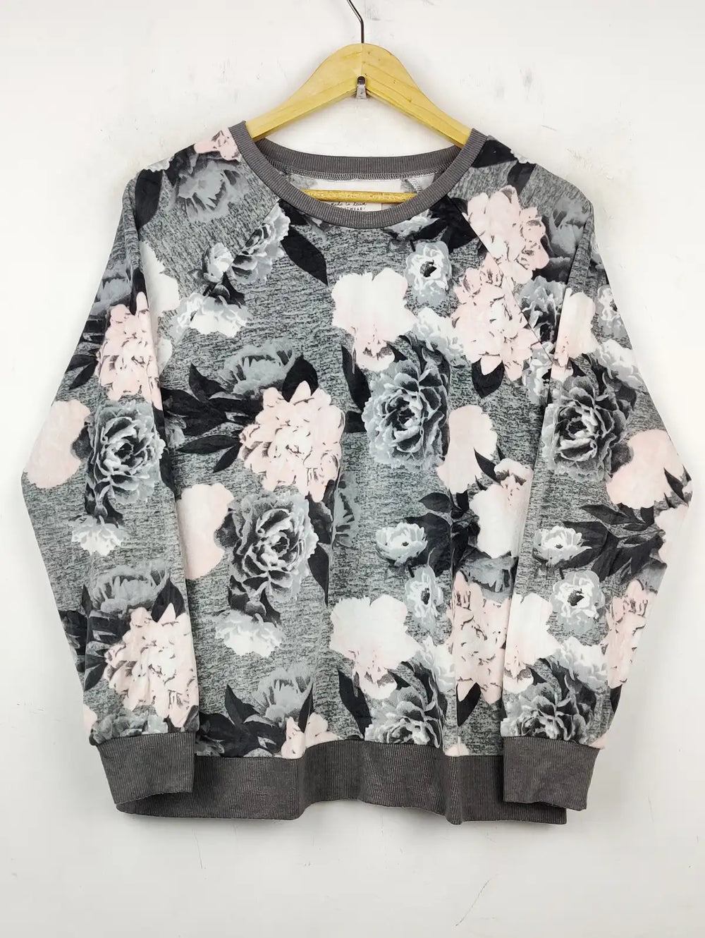 Buy online pre-used pre-loved 100% authentic & Original branded F&F (PJ-510) available in Pakistan. Top international brands avilable.