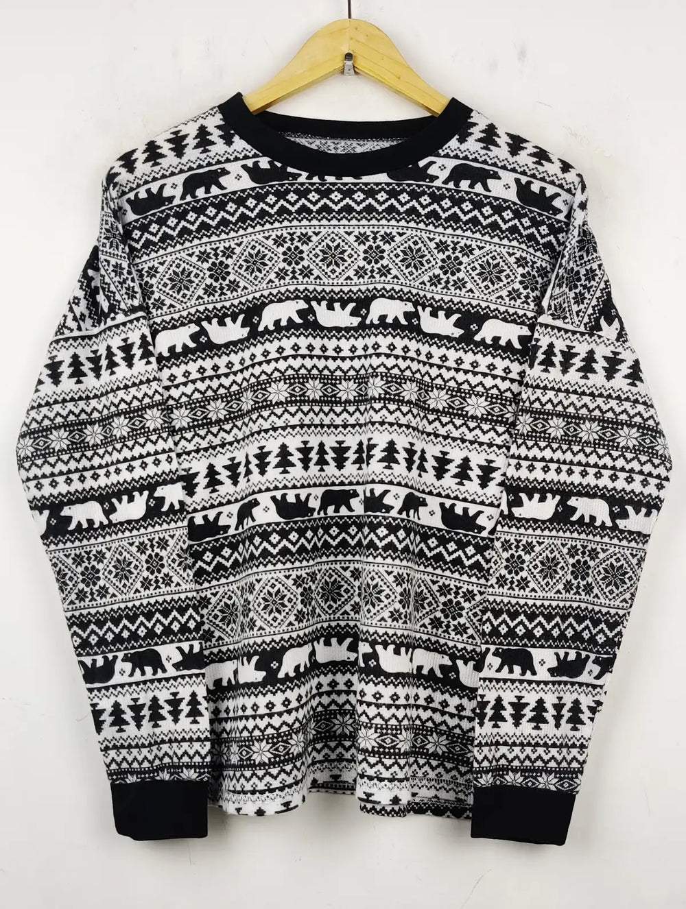 Buy online pre-used pre-loved 100% authentic & Original branded Studio (PJ-516) available in Pakistan. Top international brands avilable.