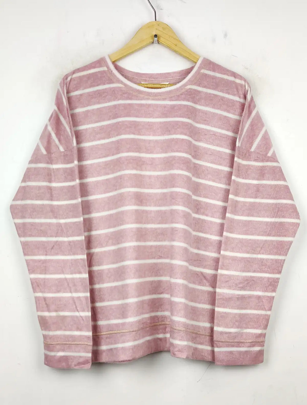 Buy online pre-used pre-loved 100% authentic & Original branded Marks & Spencer (PJ-593) available in Pakistan. Top international brands avilable.