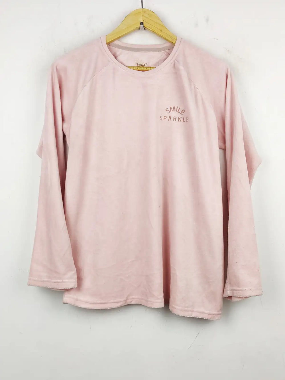 Buy online pre-used pre-loved 100% authentic & Original branded Love To Lounge (PJ-675) available in Pakistan. Top international brands avilable.