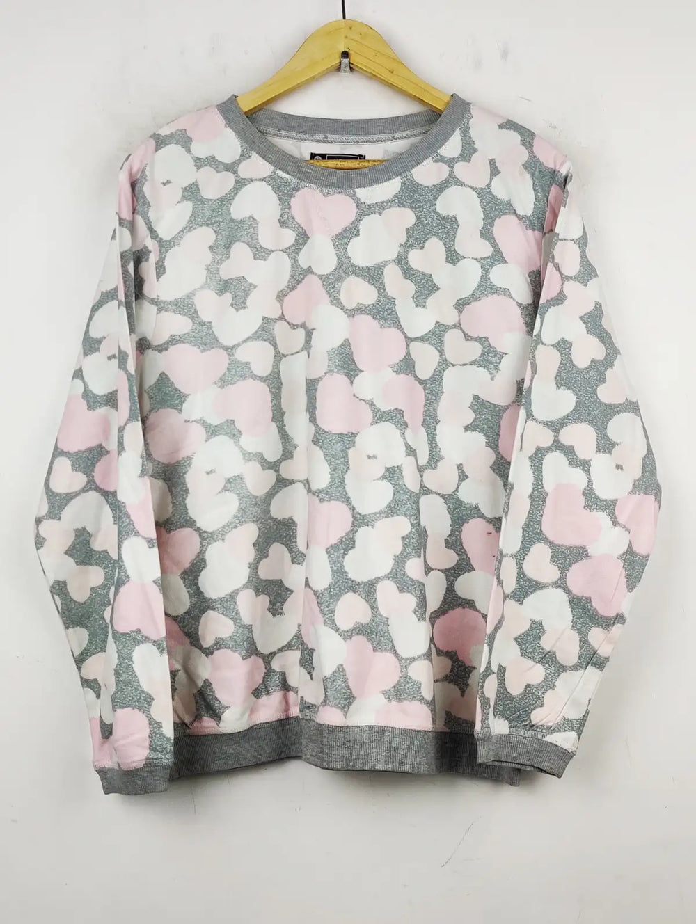 Buy online pre-used pre-loved 100% authentic & Original branded Avenue (PJ-676) available in Pakistan. Top international brands avilable.