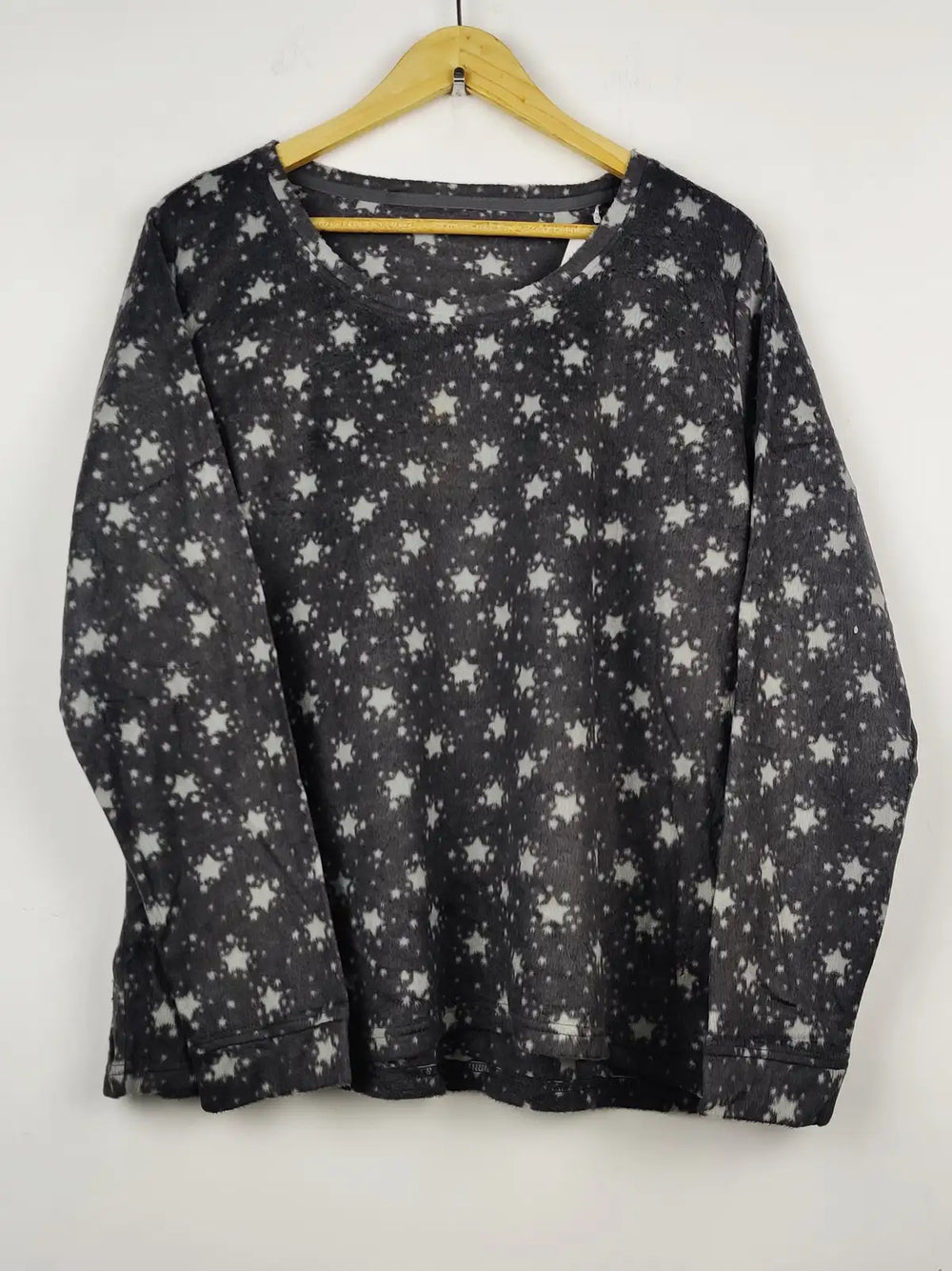 Buy online pre-used pre-loved 100% authentic & Original branded Marks & Spencer (PJ-828) available in Pakistan. Top international brands avilable.