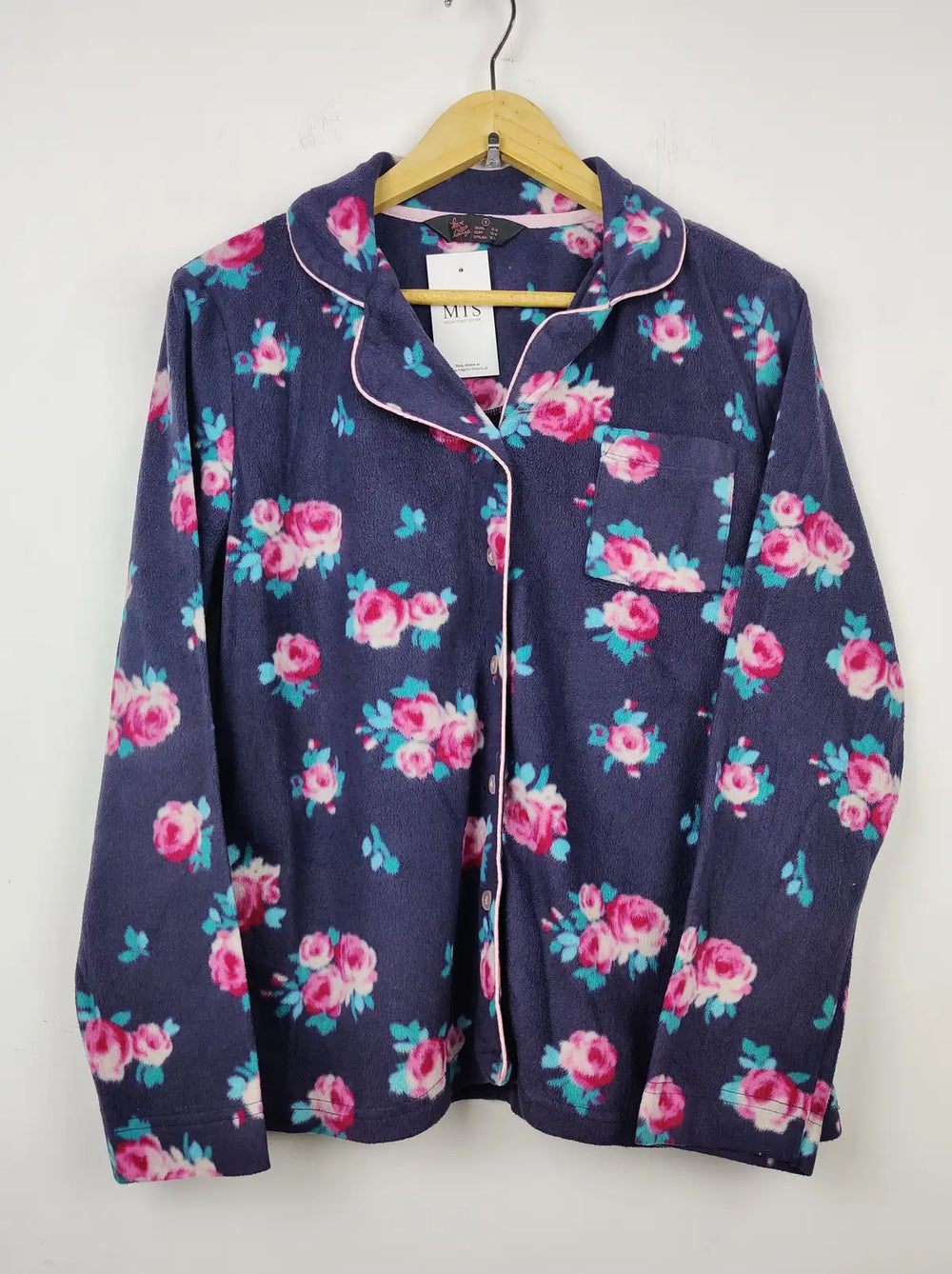 Buy online pre-used pre-loved 100% authentic & Original branded Love To Lounge (PJ-868) available in Pakistan. Top international brands avilable.