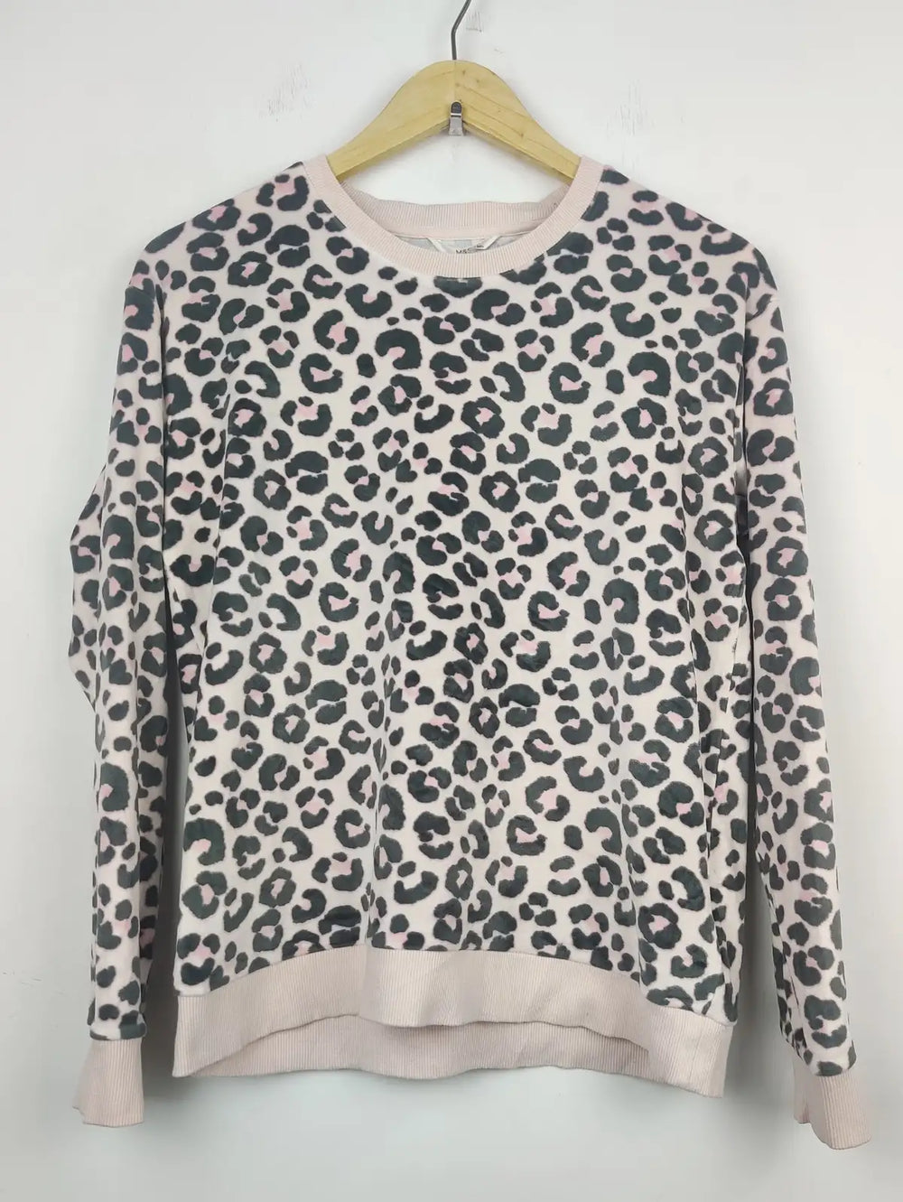 Buy online pre-used pre-loved 100% authentic & Original branded Marks & Spencer (PJ-923) available in Pakistan. Top international brands avilable.