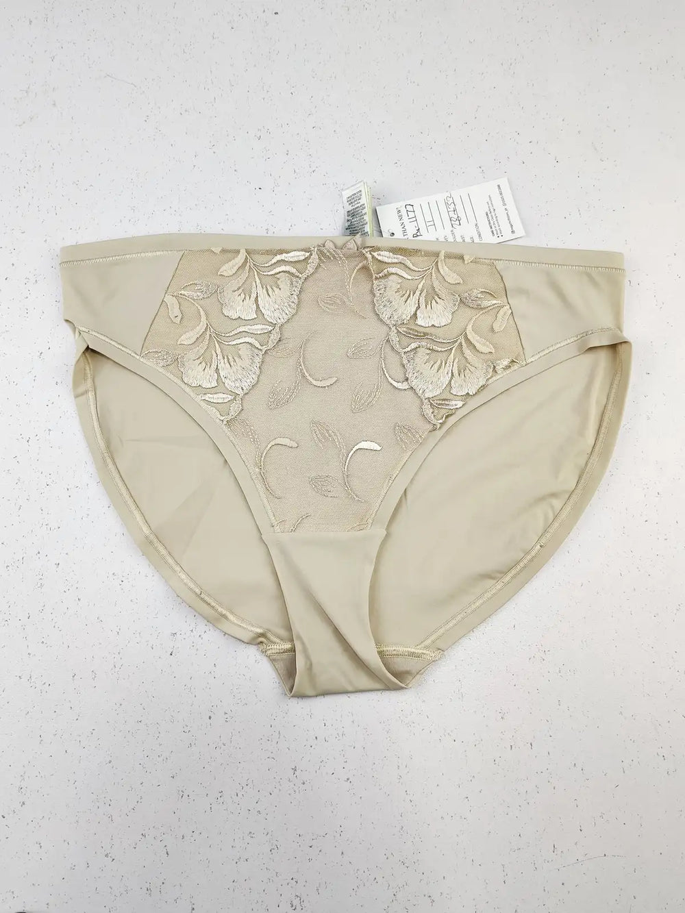 Buy online pre-used pre-loved 100% authentic & Original branded Marks & Spencer (PU-1177) available in Pakistan. Top international brands avilable.
