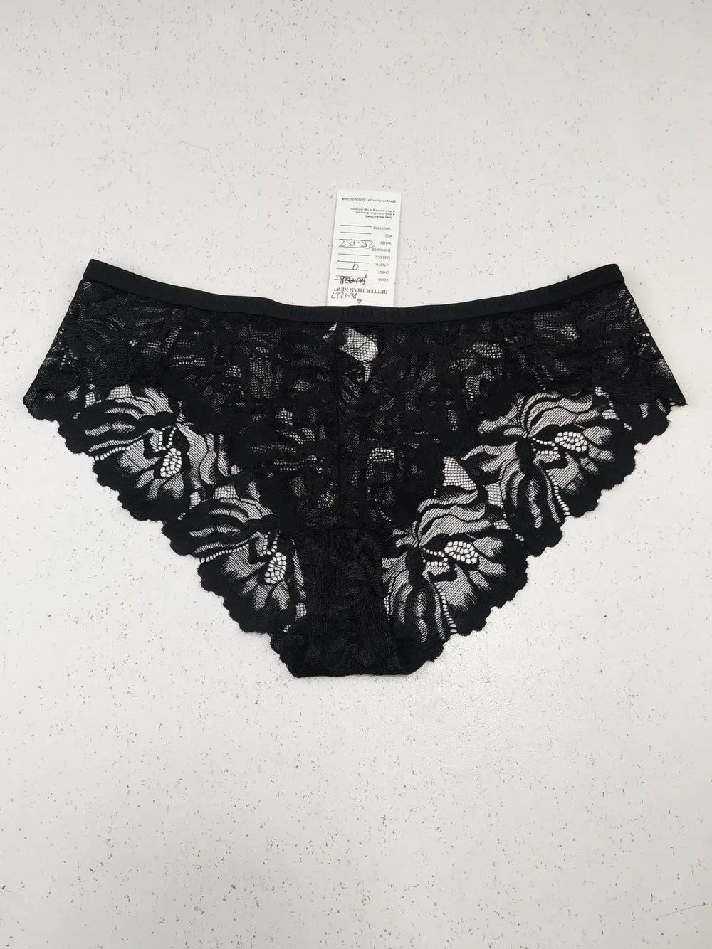 Buy online pre-used pre-loved 100% authentic & Original branded Marilyn Monroe (PU-1227) available in Pakistan. Top international brands avilable.