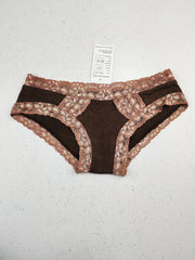 Buy online pre-used pre-loved 100% authentic & Original branded Oxylem (PU-127) available in Pakistan. Top international brands avilable.