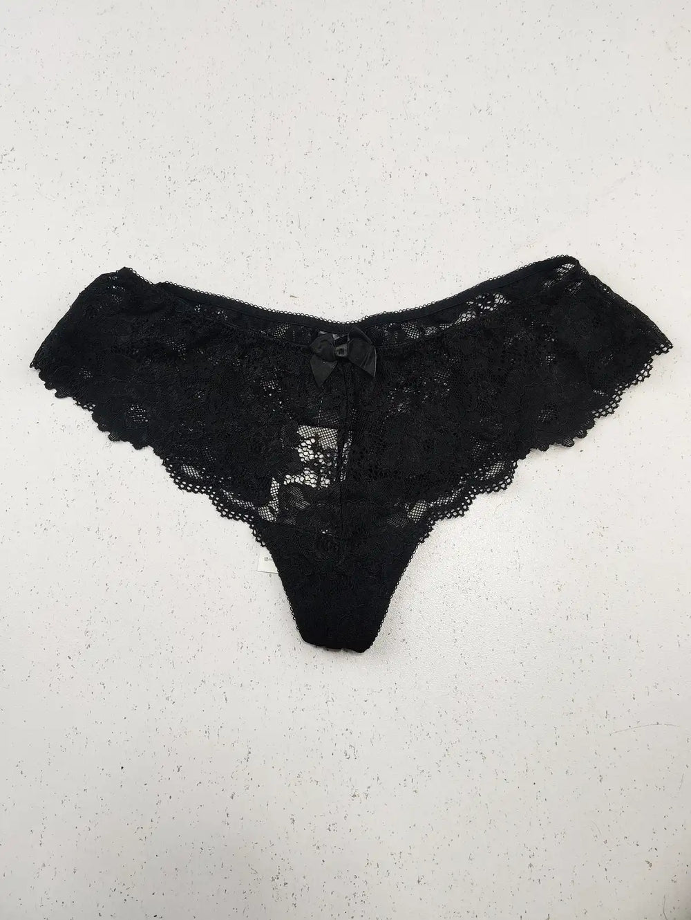 Buy online pre-used pre-loved 100% authentic & Original branded H&M (PU-1281) available in Pakistan. Top international brands avilable.
