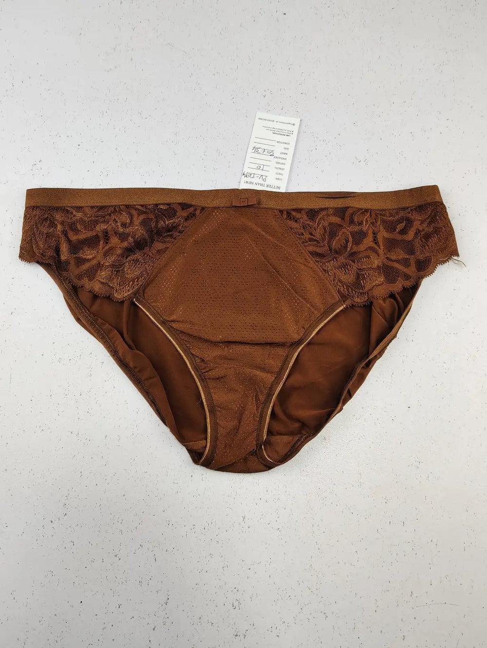Buy online pre-used pre-loved 100% authentic & Original branded Unknown Brand (PU-1294) available in Pakistan. Top international brands avilable.