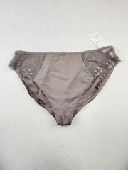 Buy online pre-used pre-loved 100% authentic & Original branded Marks & Spencer (PU-1409) available in Pakistan. Top international brands avilable.