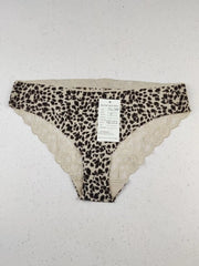 Buy online pre-used pre-loved 100% authentic & Original branded Marks & Spencer (PU-1491) available in Pakistan. Top international brands avilable.