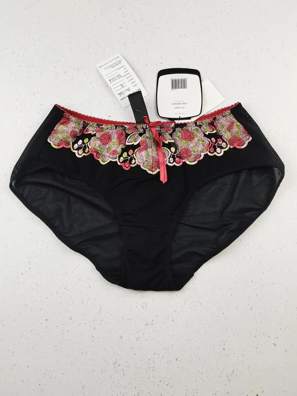 Buy online pre-used pre-loved 100% authentic & Original branded Fayreform (PU-1566) available in Pakistan. Top international brands avilable.