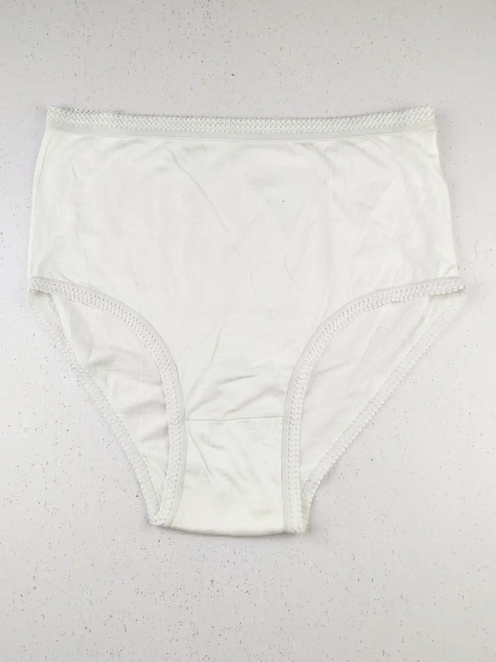 Buy online pre-used pre-loved 100% authentic & Original branded Unknown Brand (PU-1675) available in Pakistan. Top international brands avilable.