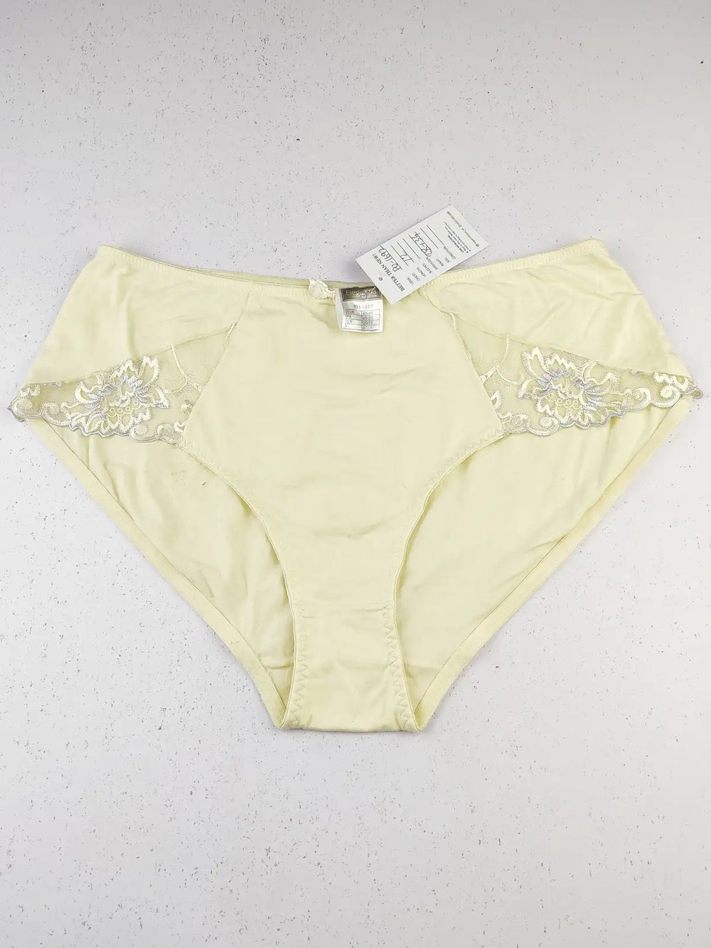 Buy online pre-used pre-loved 100% authentic & Original branded Eleganzia (PU-1692) available in Pakistan. Top international brands avilable.