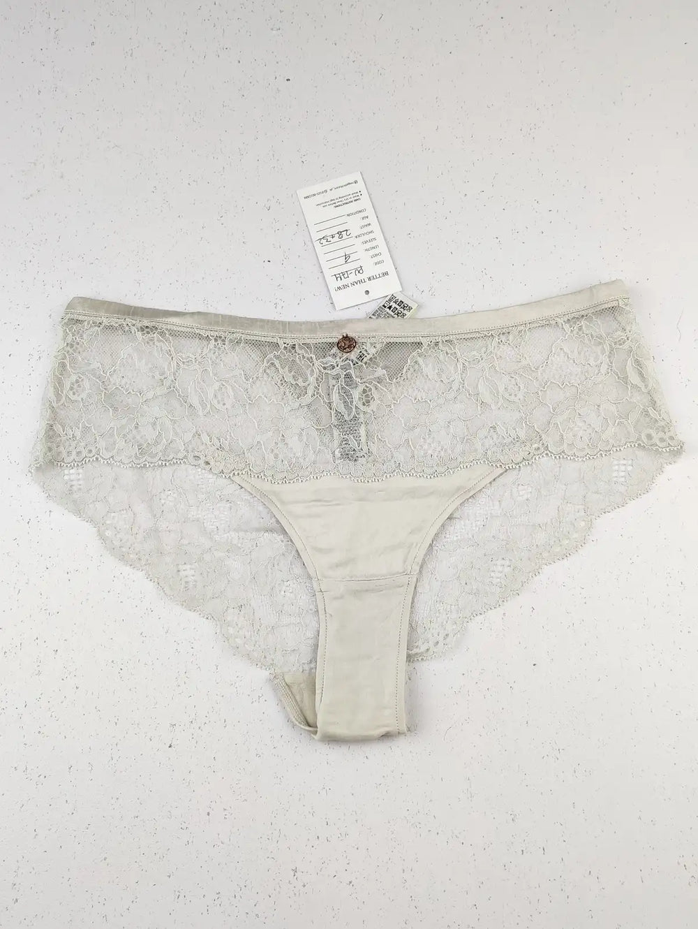 Buy online pre-used pre-loved 100% authentic & Original branded Marks & Spencer (PU-1714) available in Pakistan. Top international brands avilable.