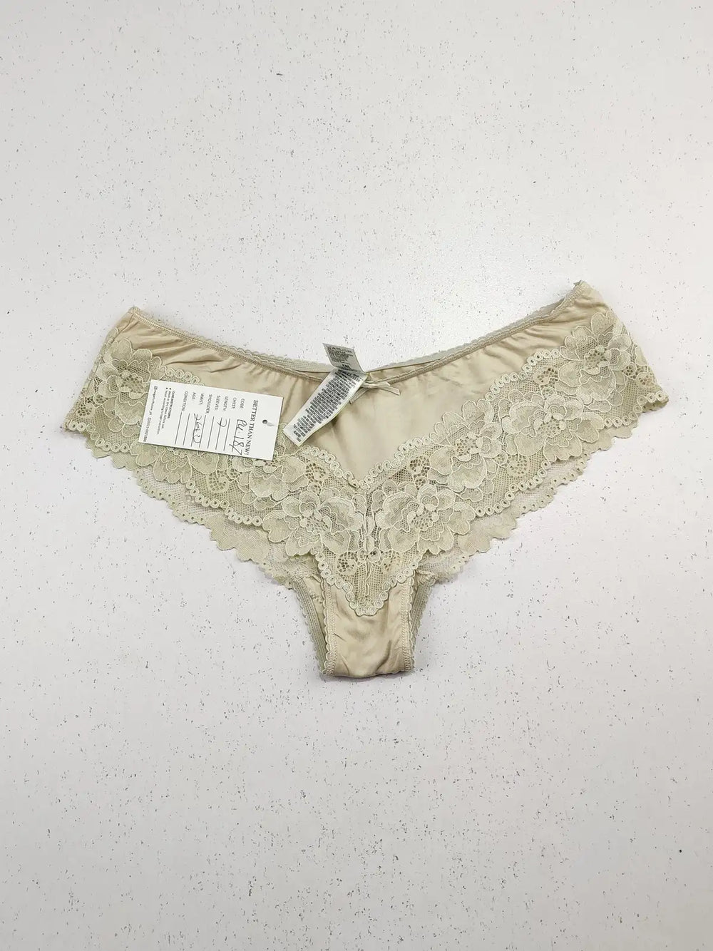 Buy online pre-used pre-loved 100% authentic & Original branded Marks & Spencer (PU-187) available in Pakistan. Top international brands avilable.