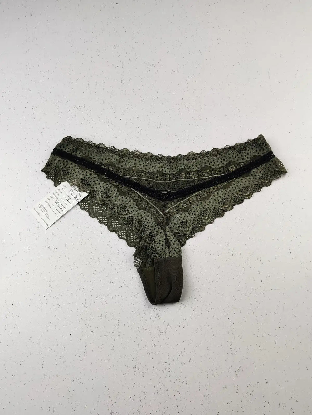 Buy online pre-used pre-loved 100% authentic & Original branded Unknown Brand (PU-1885) available in Pakistan. Top international brands avilable.